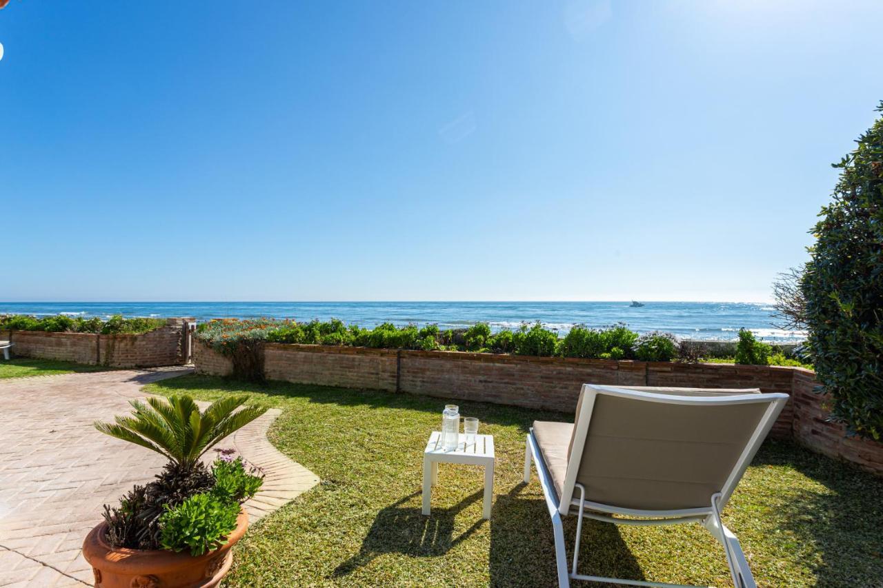 Charming Villa On The Seafront Marbella Exterior photo