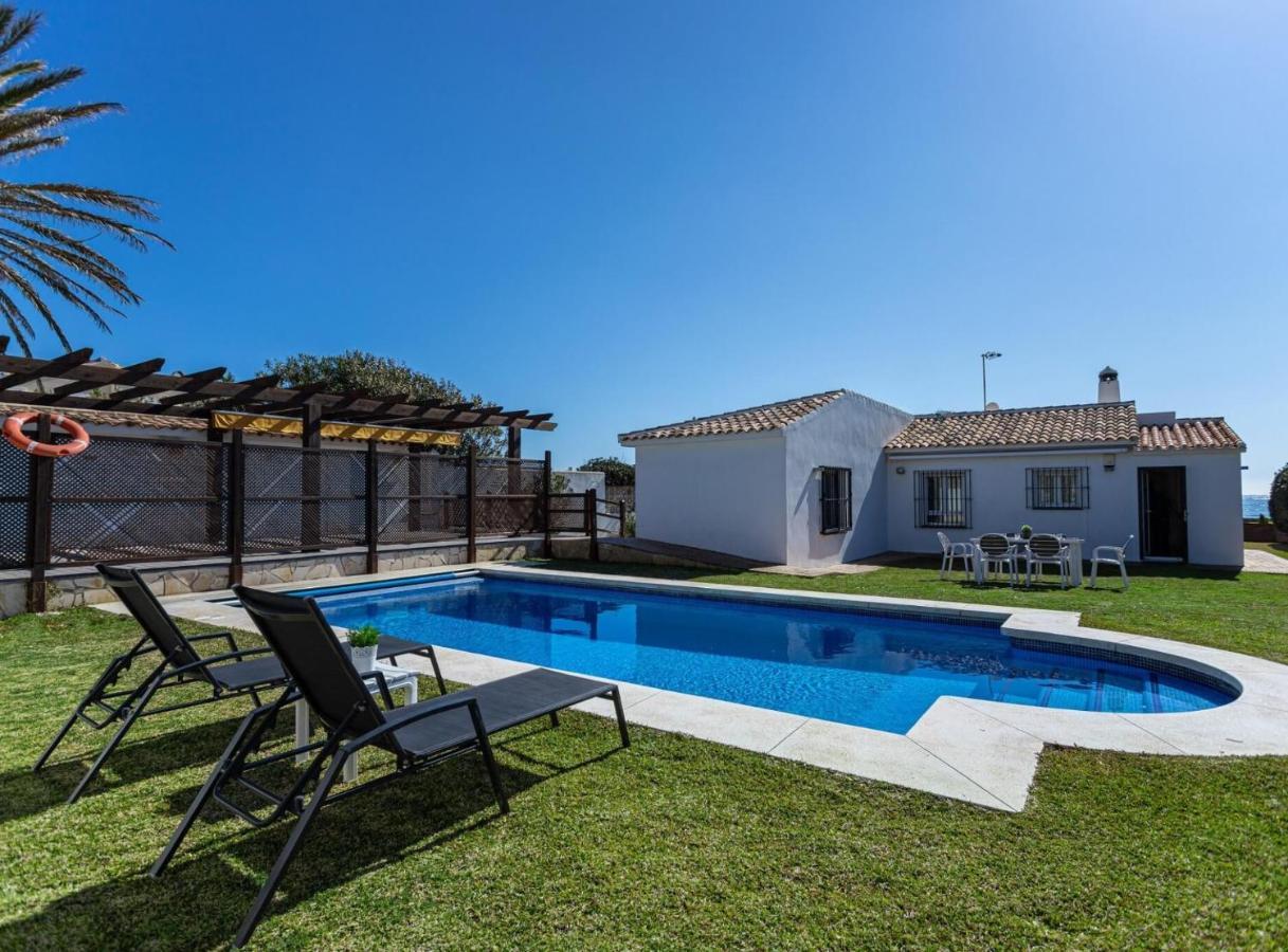 Charming Villa On The Seafront Marbella Exterior photo